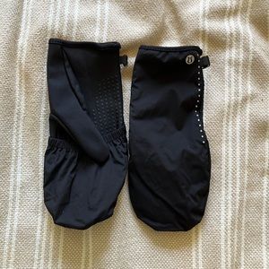 Lululemon Mittens